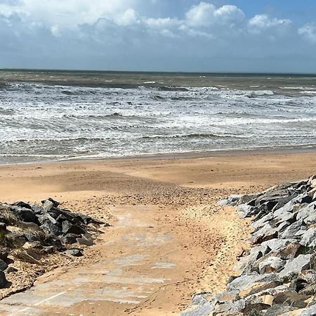 Appartement A 100 M De La Plage St Hilaire De Riez Les Becs Saint-Hilaire-de-Riez Kültér fotó